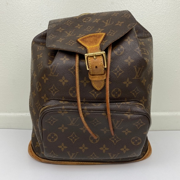 Louis Vuitton Handbags - AUTH Louis Vuitton Montsouris GM Backpack